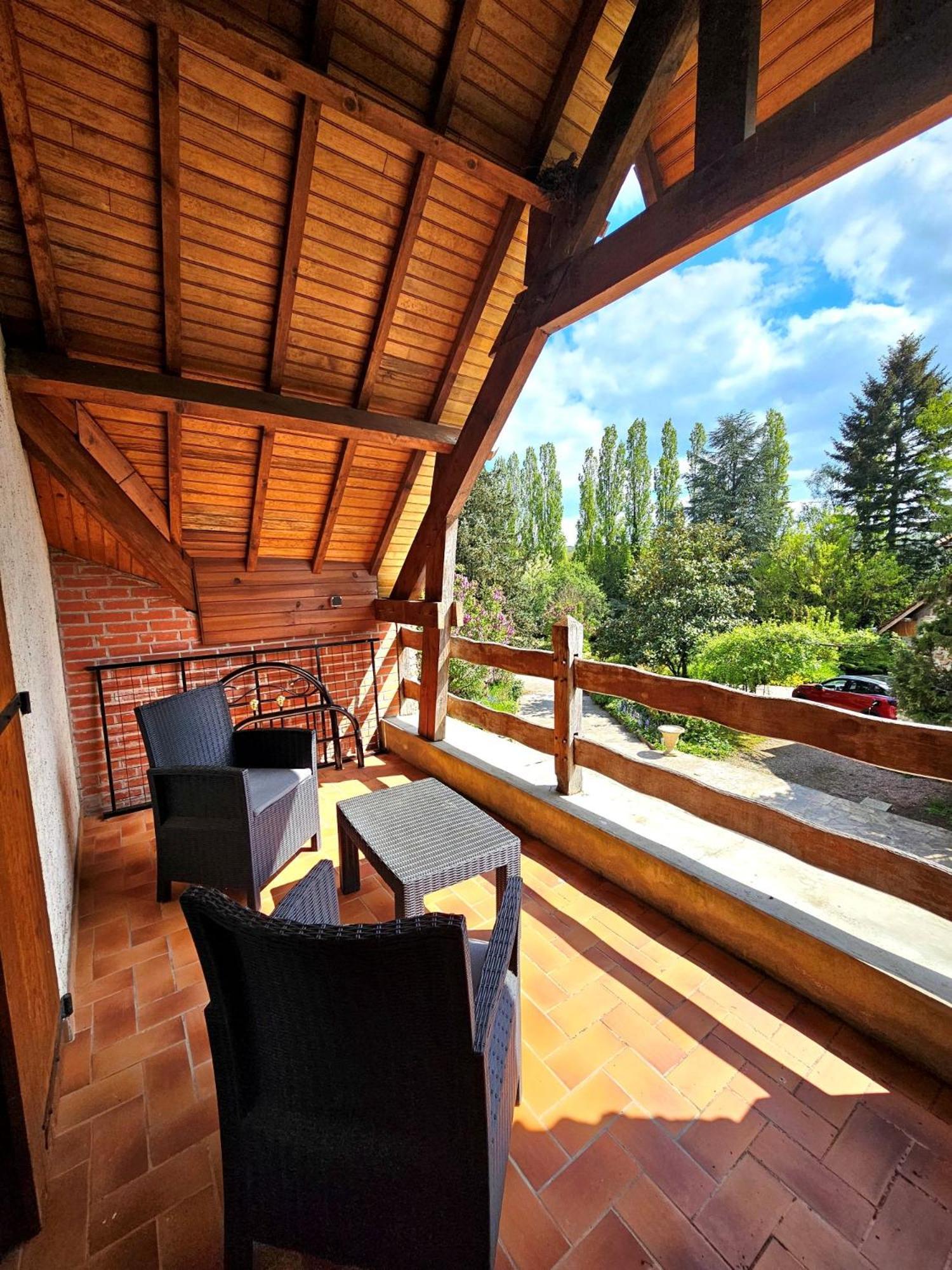 Chambres D'Hotes Chez Renee Le Charmel Экстерьер фото